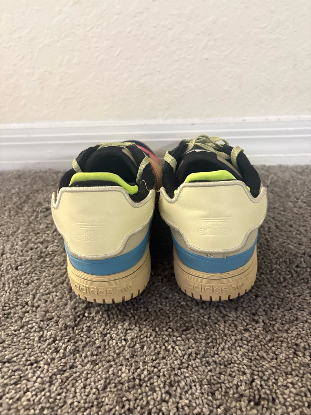 Adidas Bad Bunny Benito Powerphase Size 10 - Picture 3 of 7